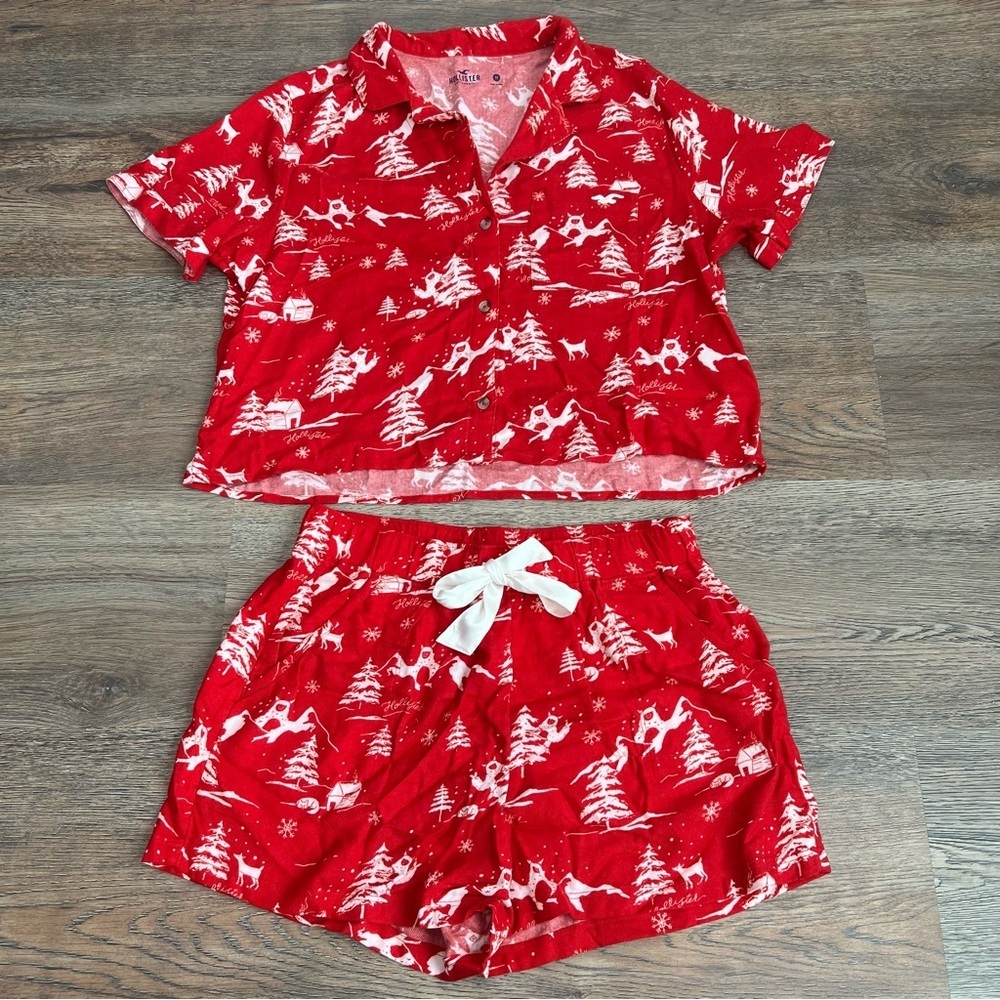 Hollister Red Winter Flannel Pajama Set Size Medium Cozy Button-Up & Shorts